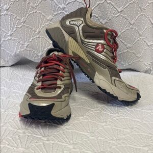 Merrell womens size 9 Brown and Pink with Breathable Mesh and Rugged‎ Outsole